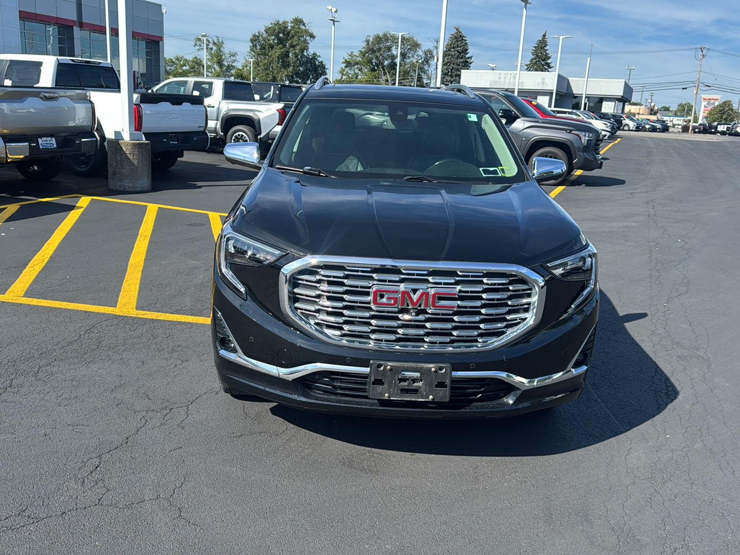 Used 2020 Ebony Twilight Metallic GMC Denali image 2