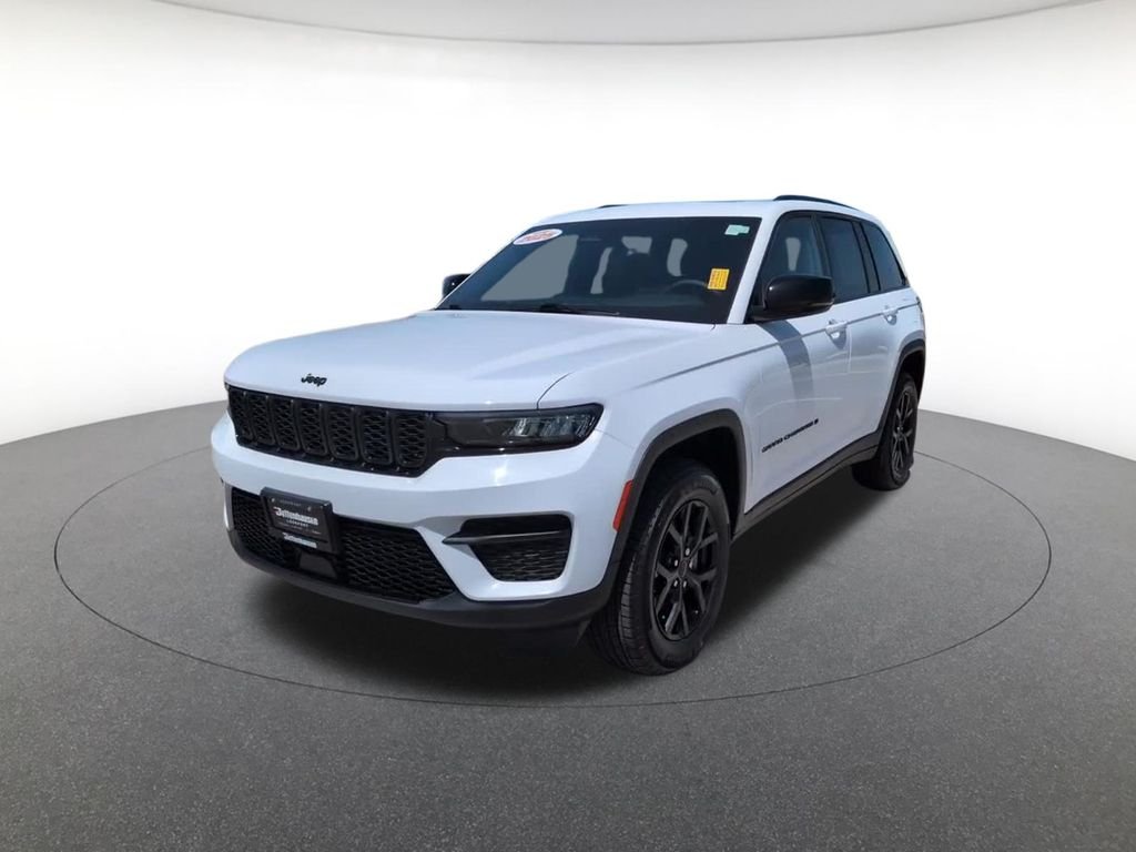 Used 2025 White Jeep Altitude X image 3