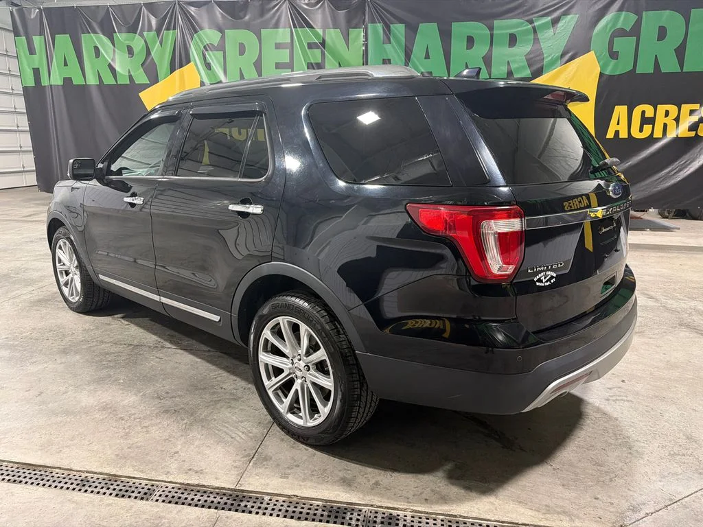 Used 2017 Shadow Black Ford Limited image 5