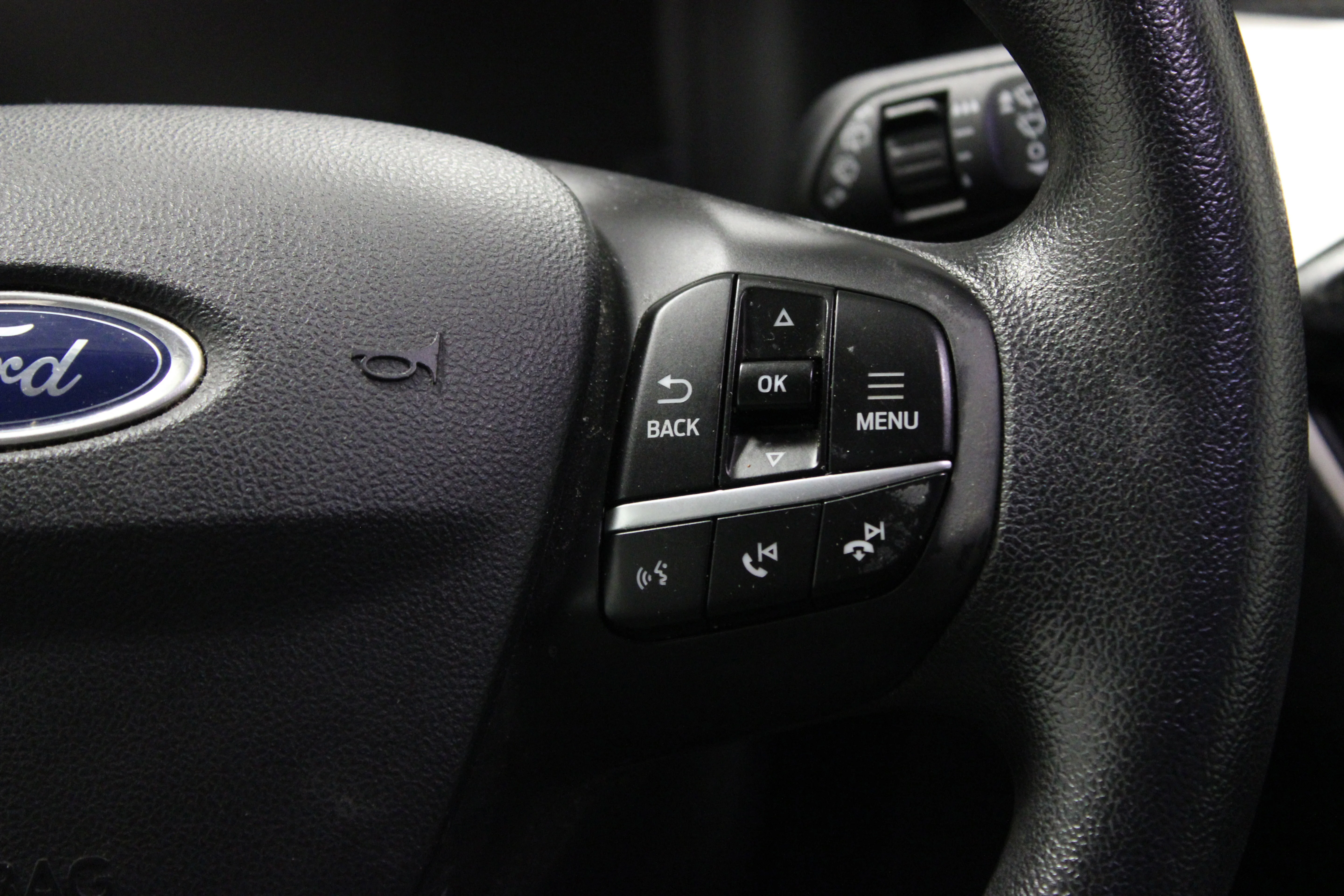 Used 2021 Agate Black Metallic Ford SE image 22