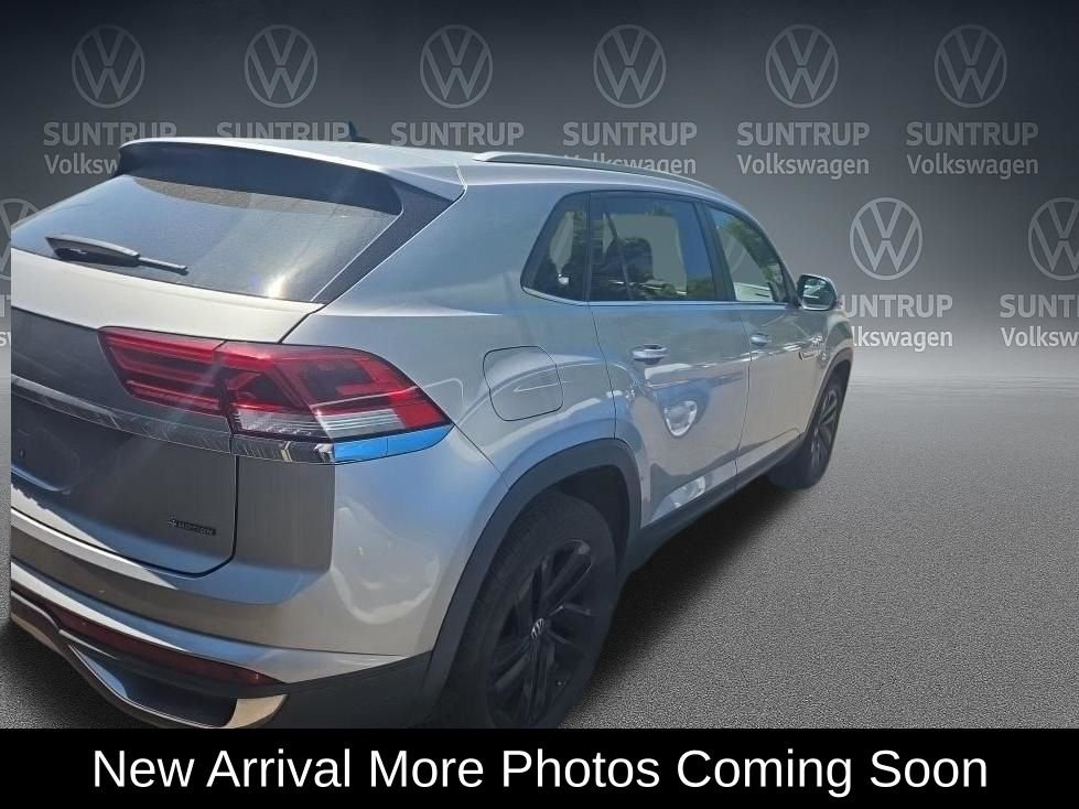 Used 2023 Silver Volkswagen 2.0T SE w/Technology image 3