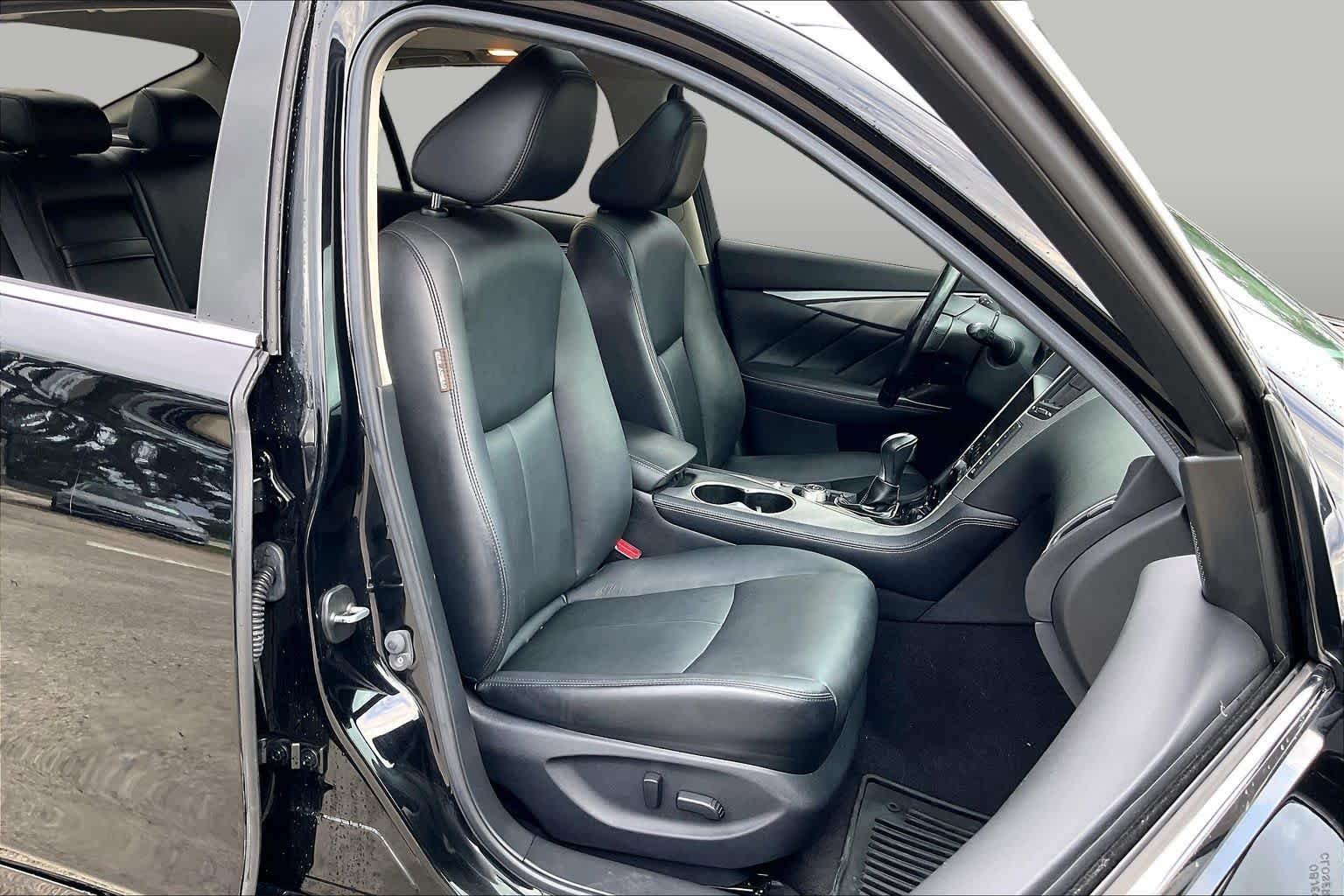 Used 2015 Black Obsidian INFINITI Premium image 7