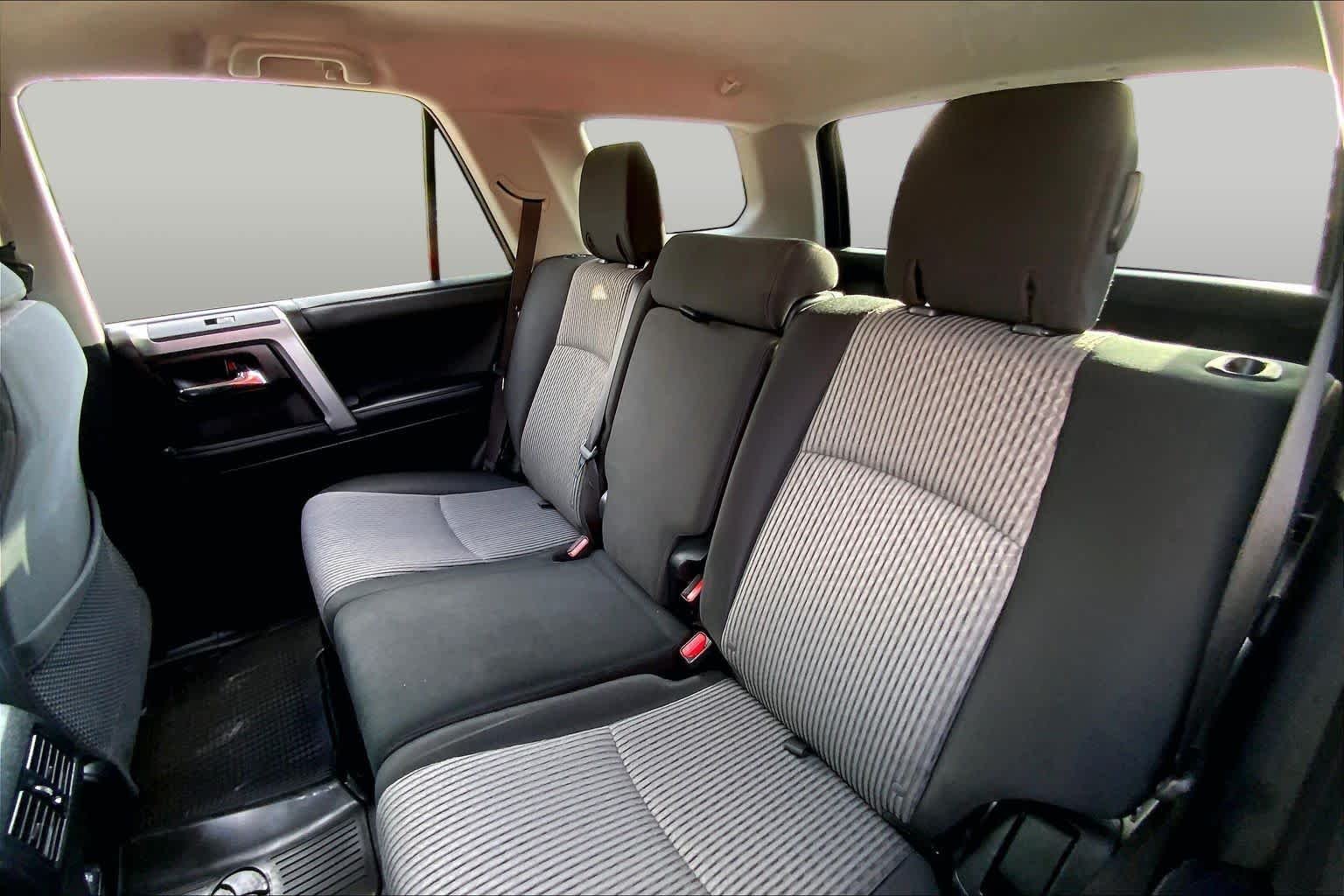 Used 2022 Midnight Black Metallic Toyota SR5 image 20