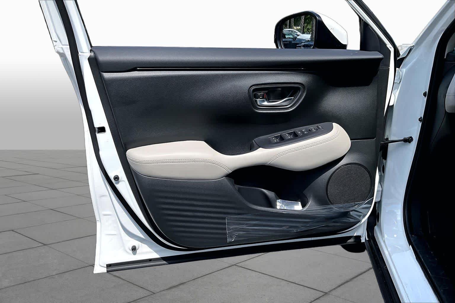 New 2027 Platinum White Pearl Honda LX 2WD image 11