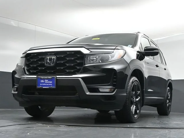Certified Used 2023 Black Honda EX-L image 40