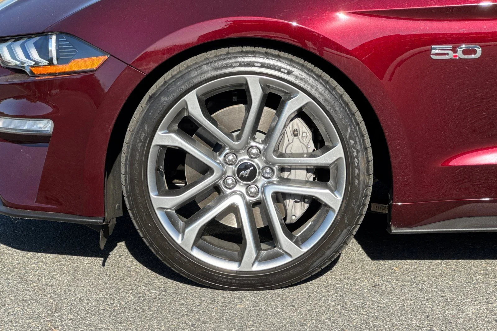 Used 2018 Royal Crimson Metallic Tinted Clearcoat Ford GT Premium image 29