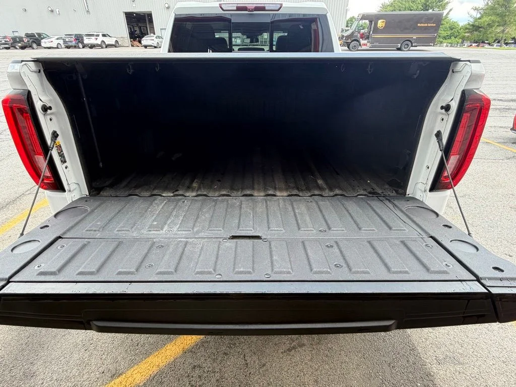 Used 2023 White GMC Denali image 72