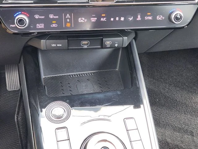 Used 2023 Gray Kia Wind image 19