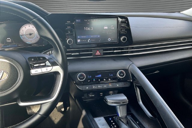 2021 Hyundai Elantra SEL - Photo 11