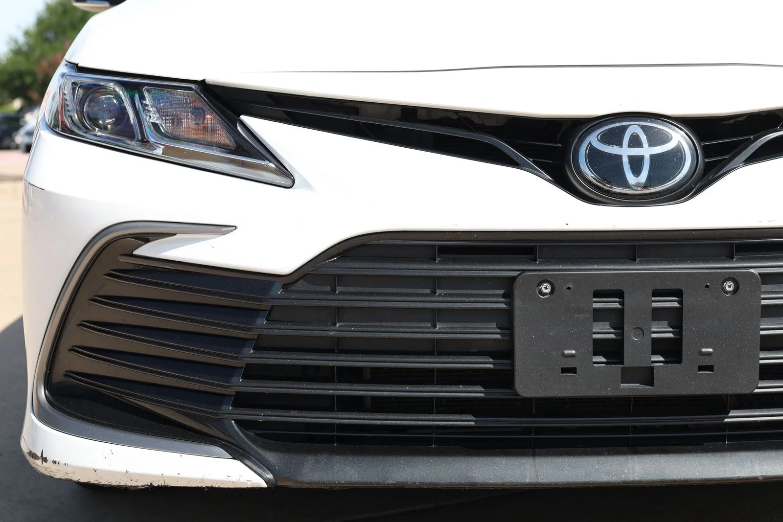 Used 2024 White Toyota LE image 11
