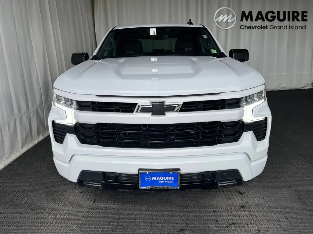 Used 2023 Summit White Chevrolet RST image 29
