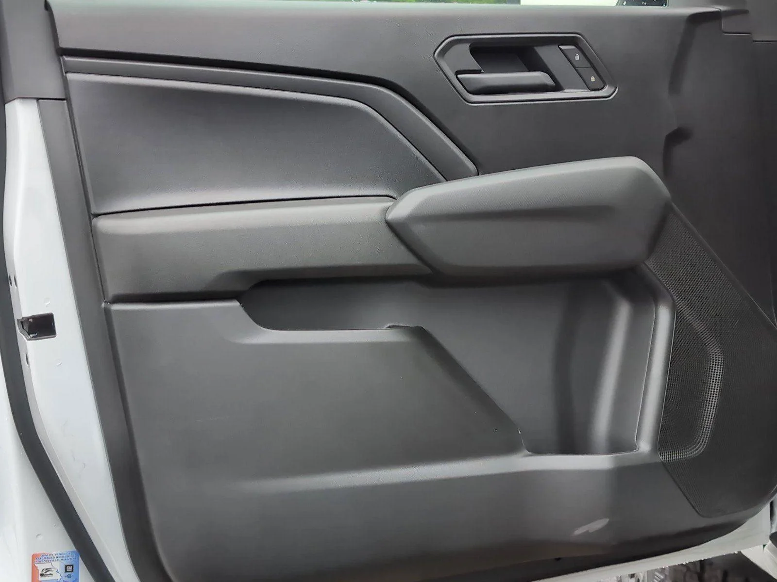 New 2026 Summit White Chevrolet Trail Boss image 28