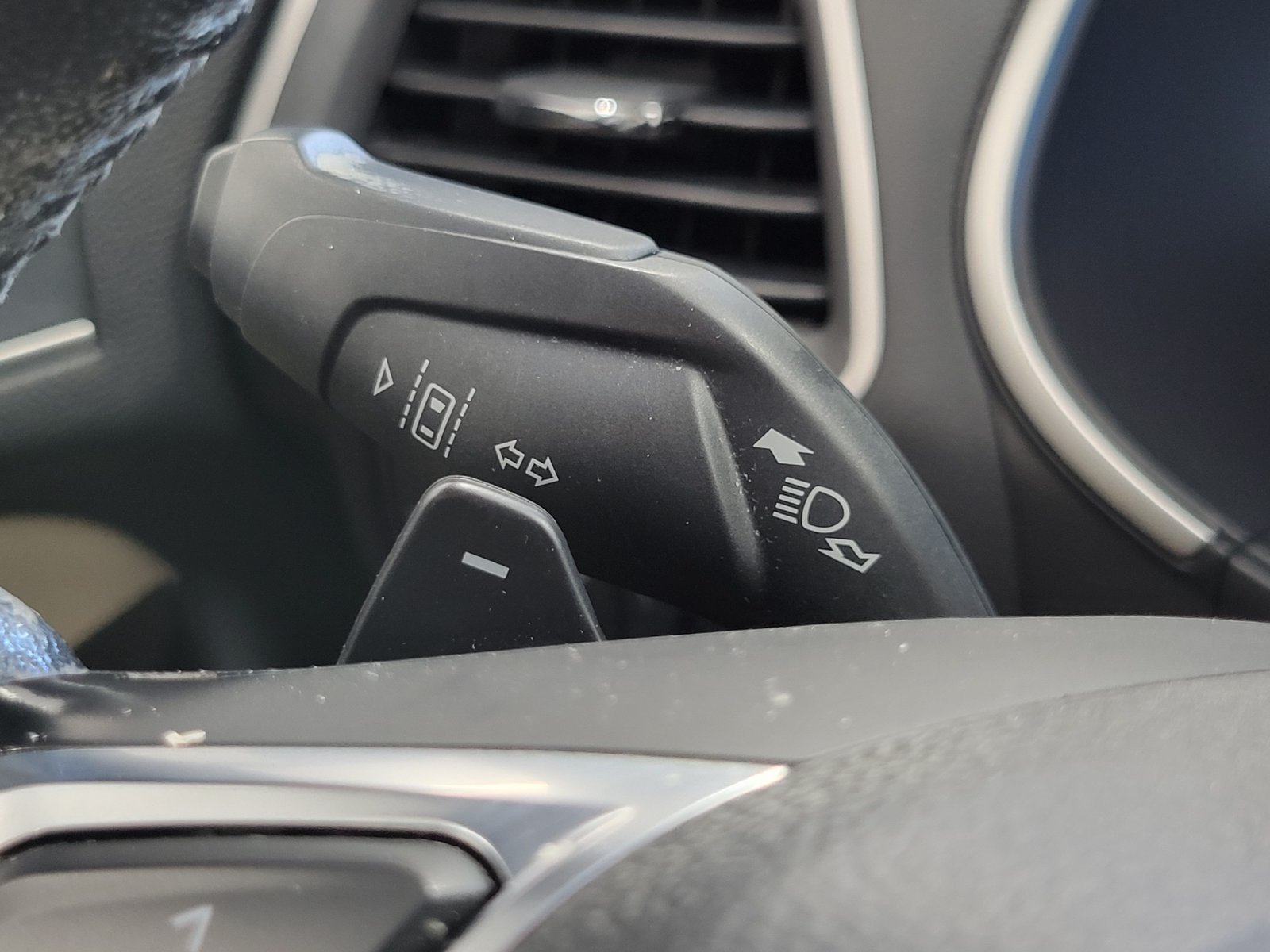 Used 2019 Blue Ford SEL image 17