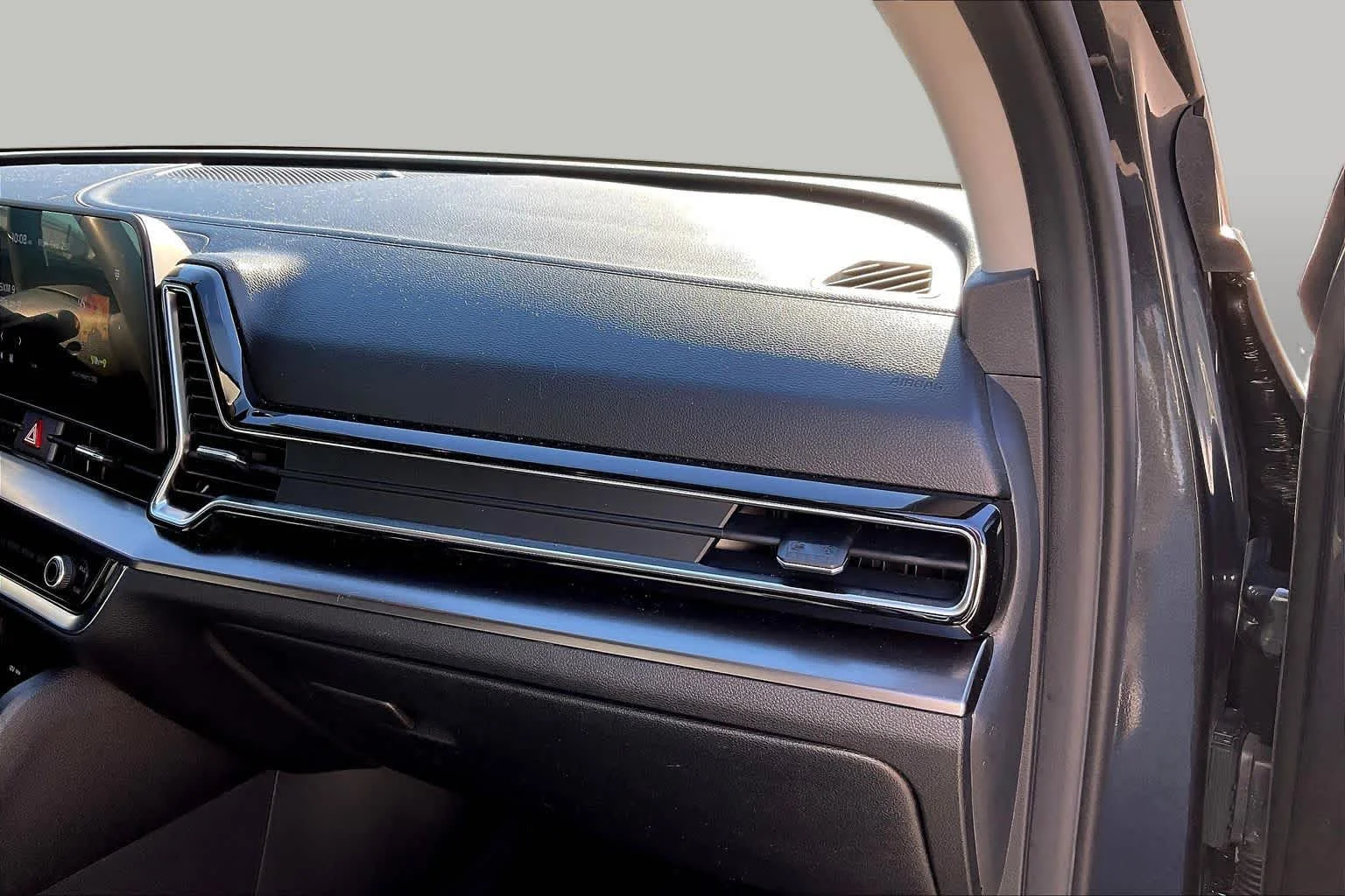 Used 2024 Gravity Gray Kia EX image 18