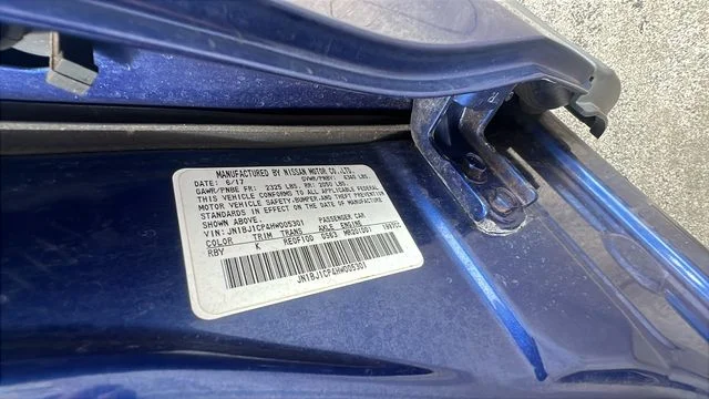 Used 2017 Blue Nissan SL image 32