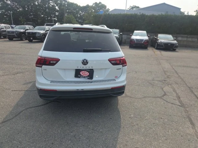 Used 2023 White Volkswagen 2.0T SE image 4