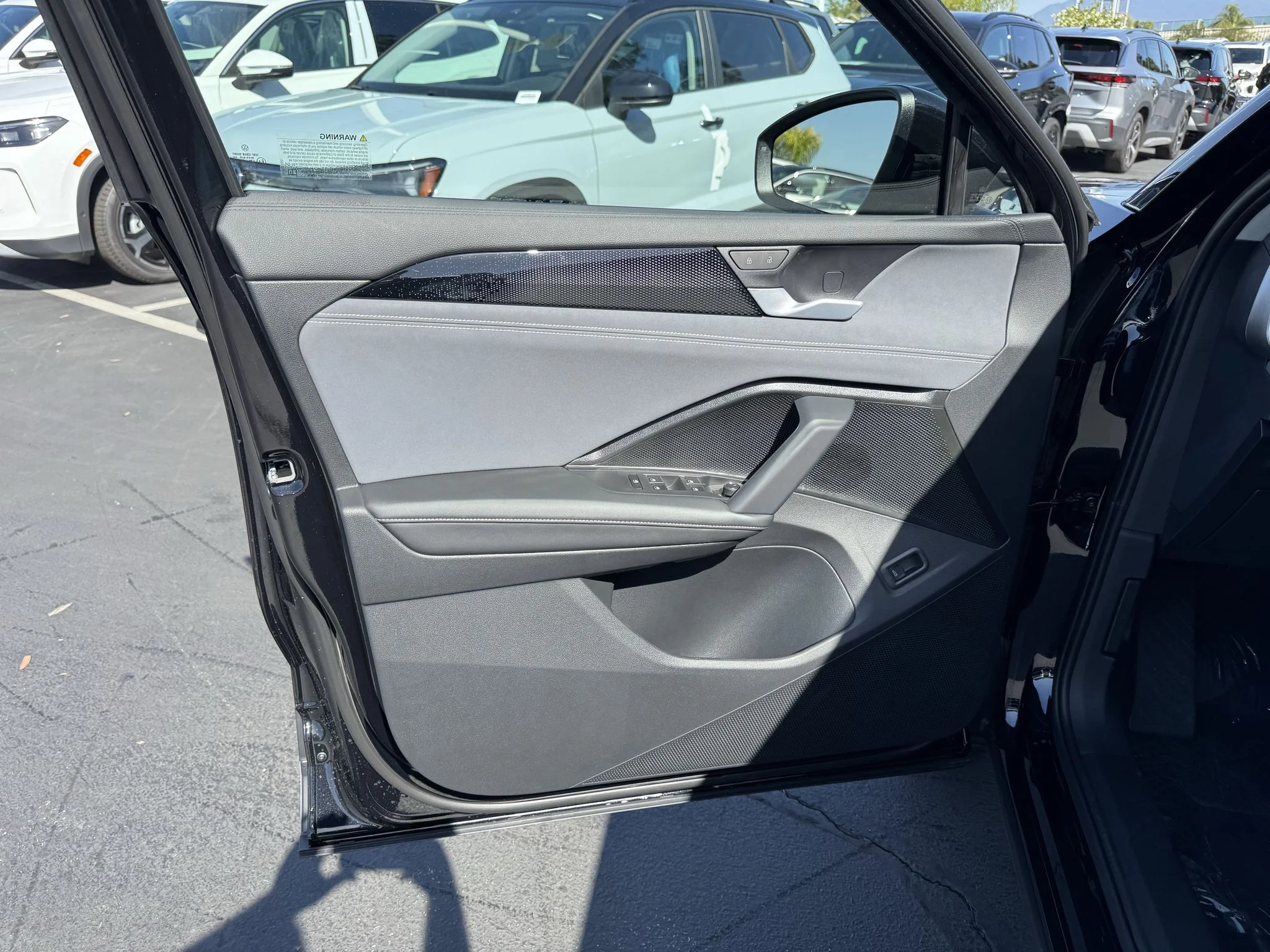 New 2026 Deep Black Pearl Volkswagen SE image 11