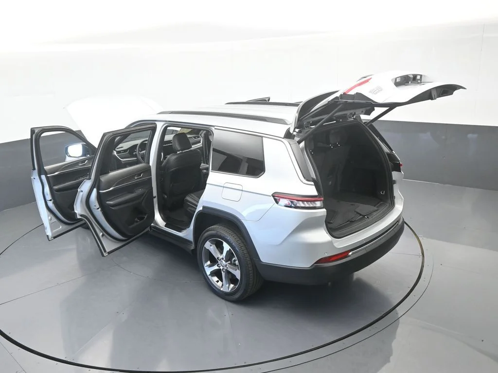 Used 2025 Silver Zynith Jeep Limited image 67