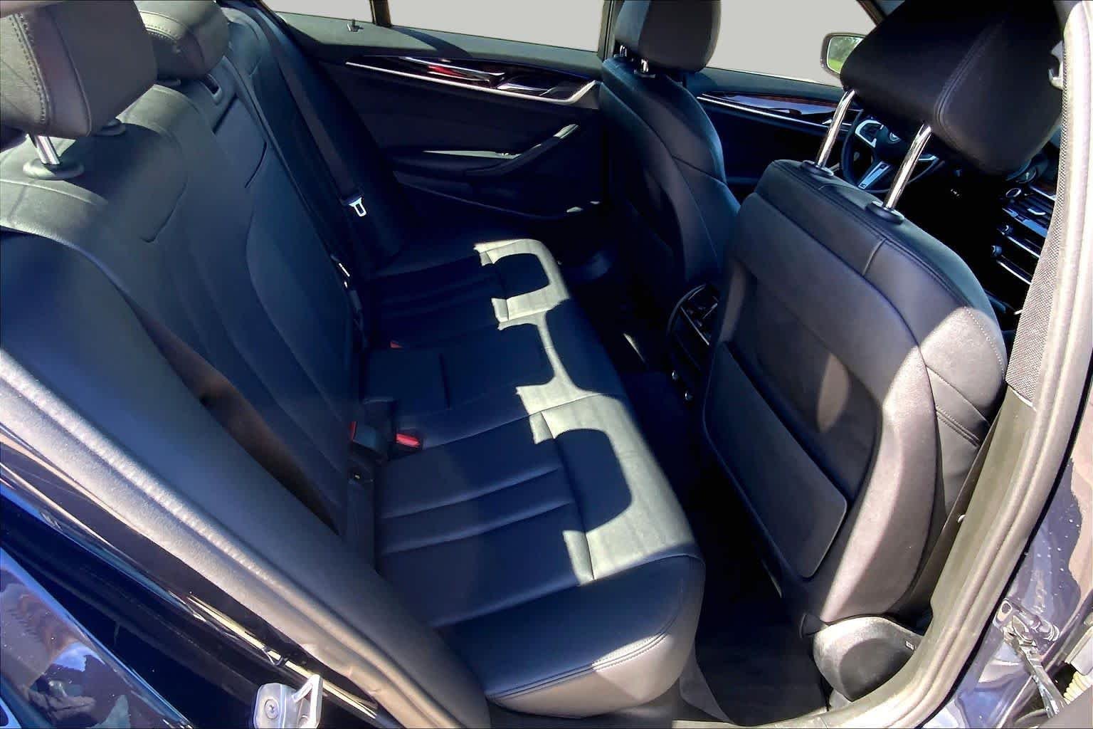 Used 2019 Imperial Blue Metallic BMW 530i xDrive image 20
