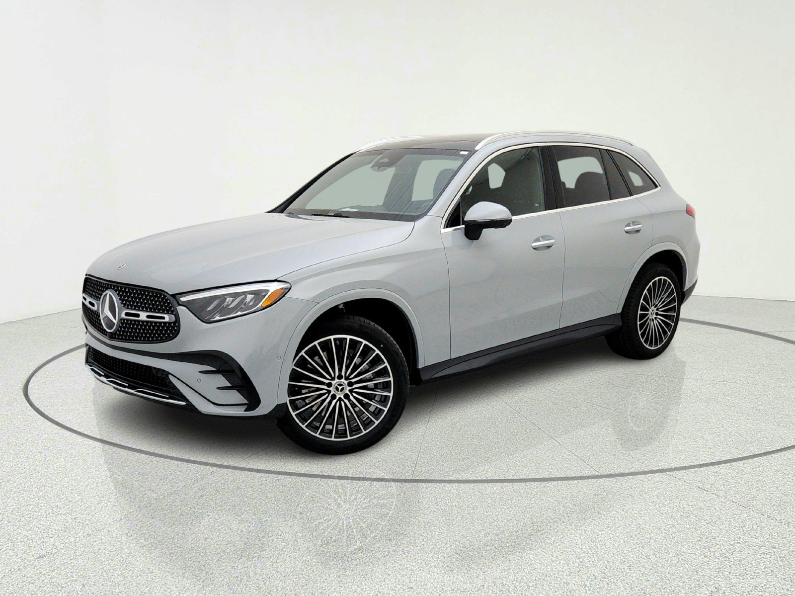 2026 Mercedes-Benz GLC GLC 300's photo