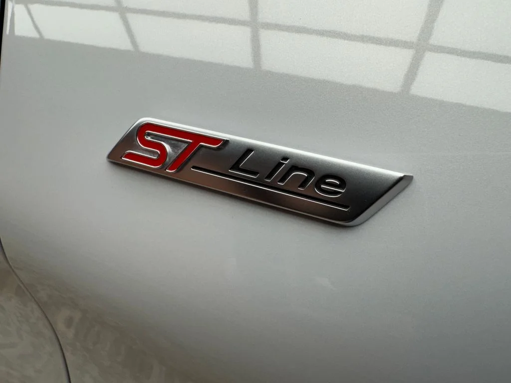 New 2026 Space White Metallic Ford ST-Line image 5
