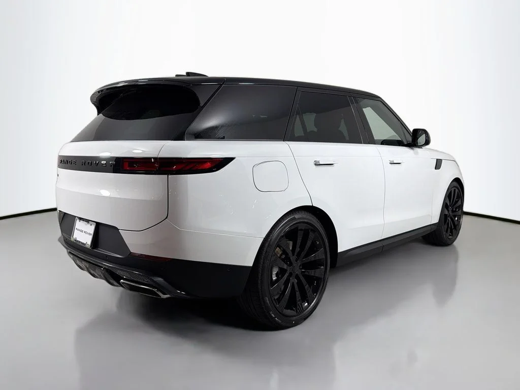 New 2026 Fuji White Land Rover SE image 5