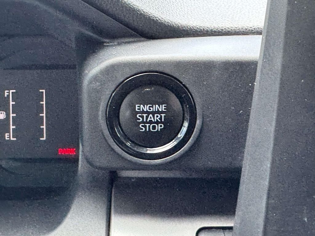 Used 2025  Toyota SR5 image 8