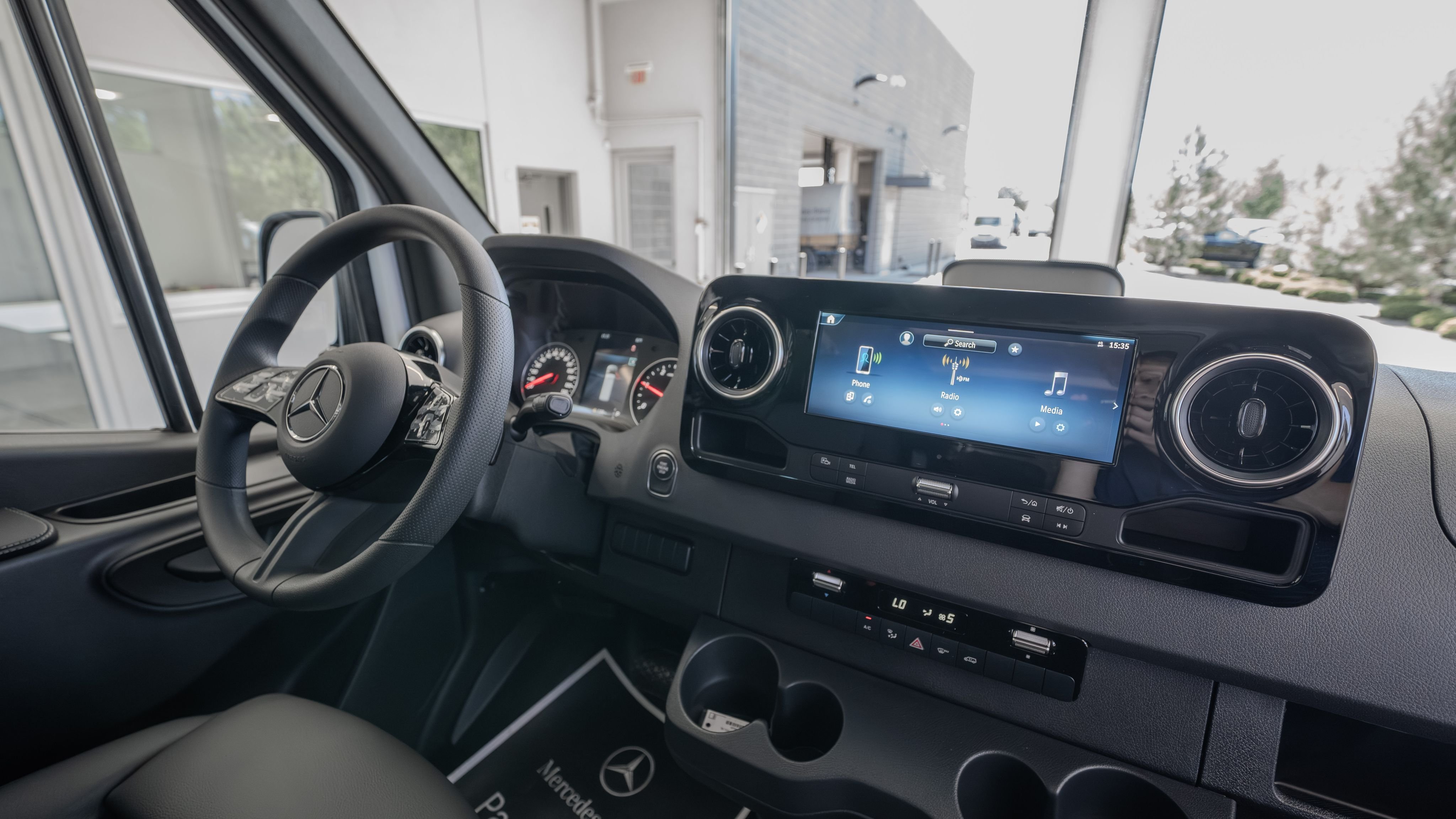 New 2026 Arctic+White Mercedes-Benz  image 19