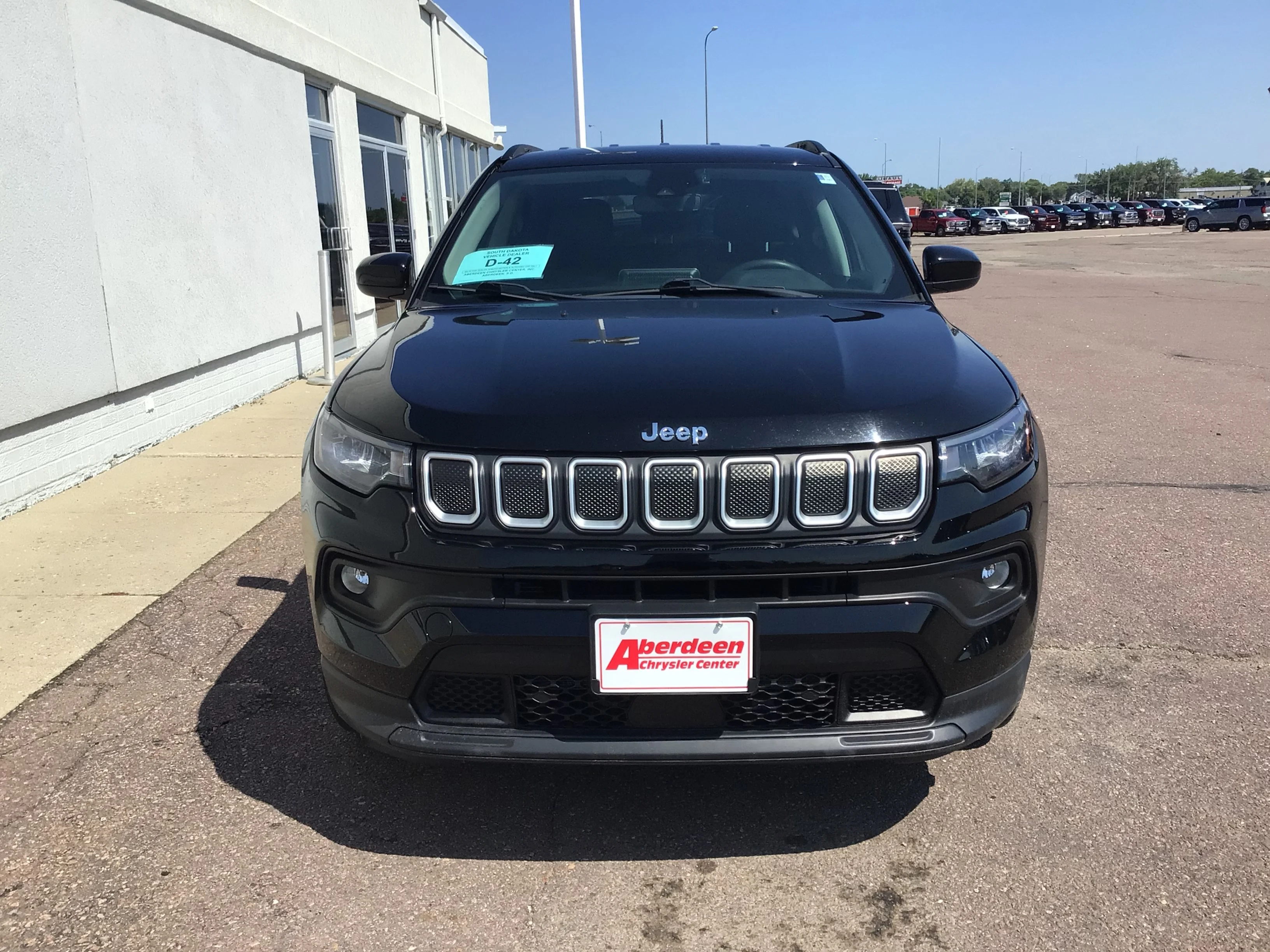 Used 2022 Black Jeep Latitude image 3