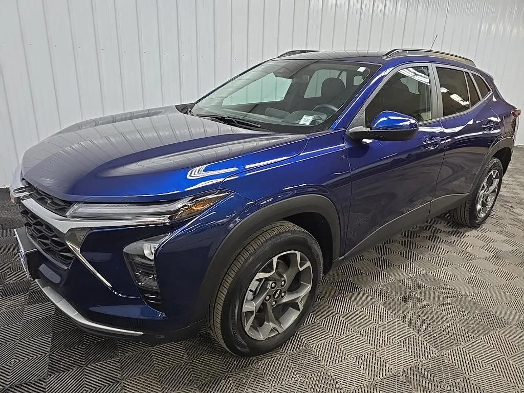 Used 2024 Blue Chevrolet LT image 8
