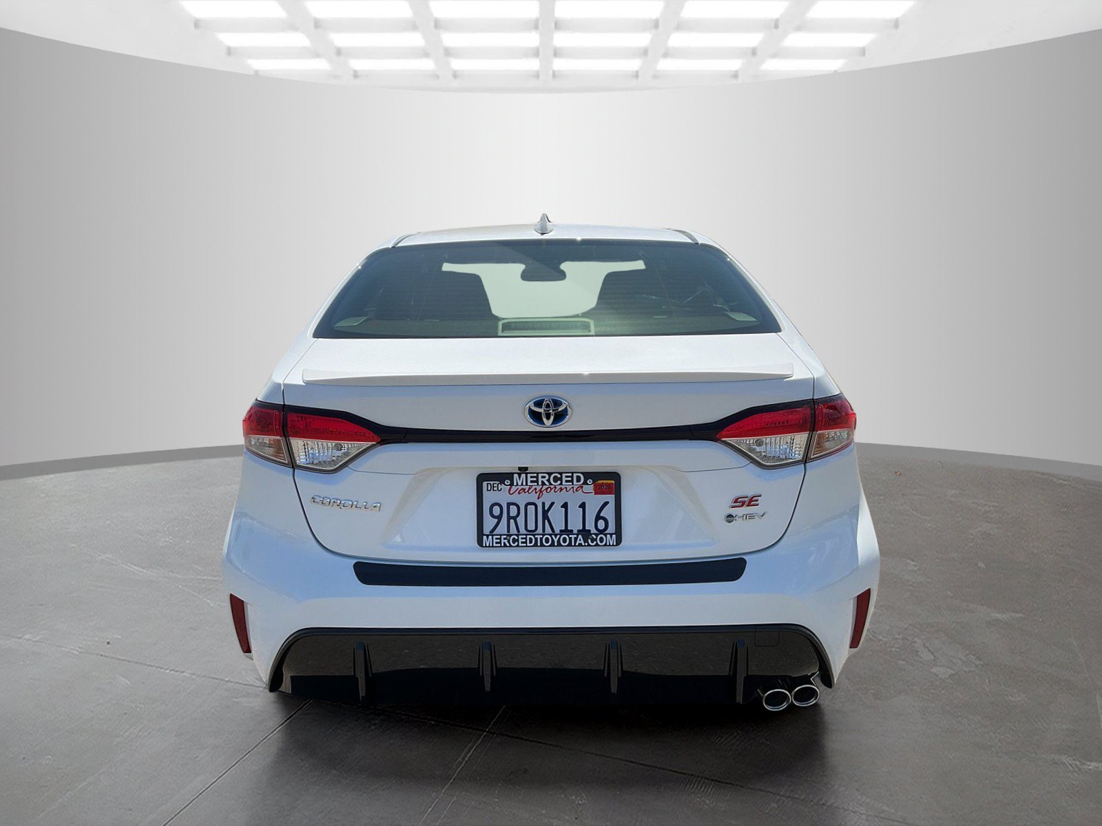 Certified Used 2025 Ice Toyota Hybrid SE image 4