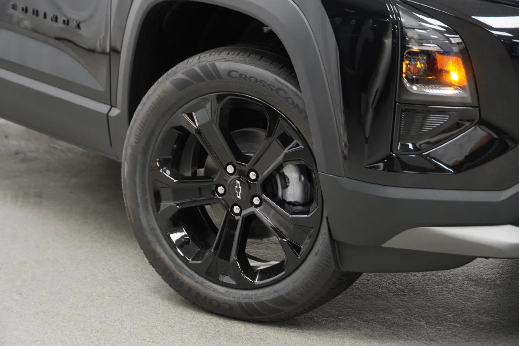 New 2027 Mosaic Black Metallic Chevrolet LT image 10