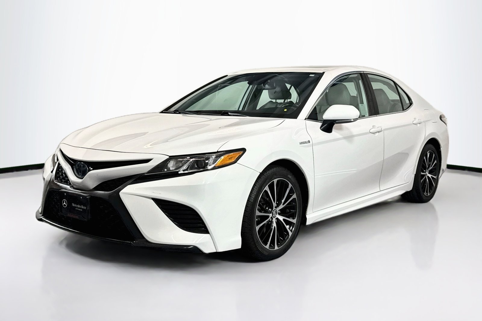 Used 2019 White Toyota Hybrid SE image 1