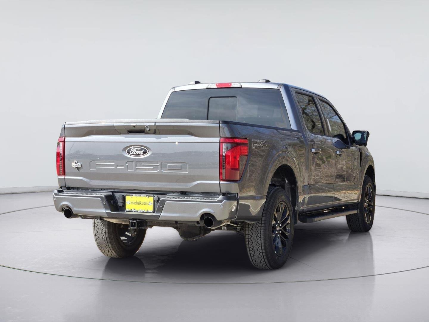 New 2026 Carbonized Gray Metallic Ford XLT image 4