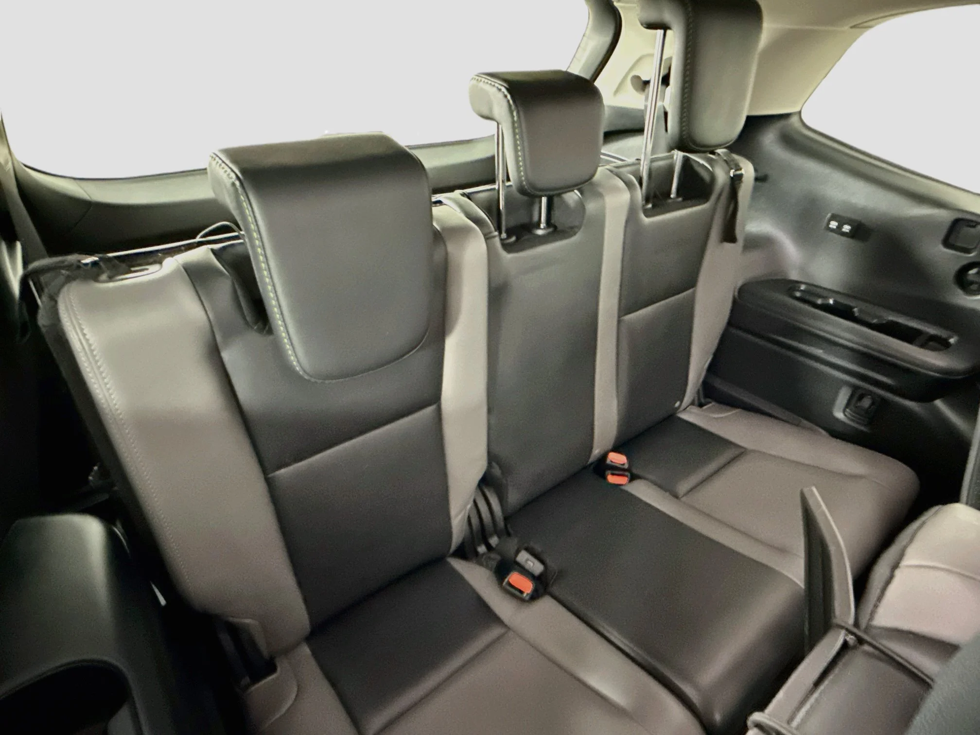 Used 2025 Gray Subaru Onyx Edition image 27