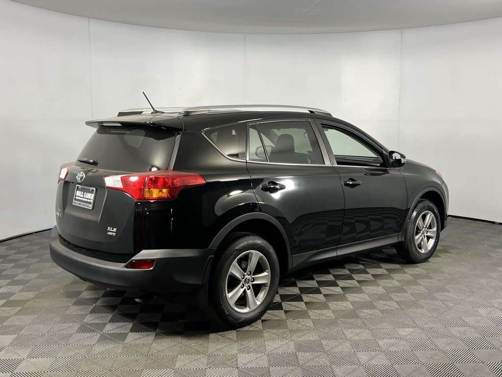 2015 Toyota RAV4 XLE photo 4