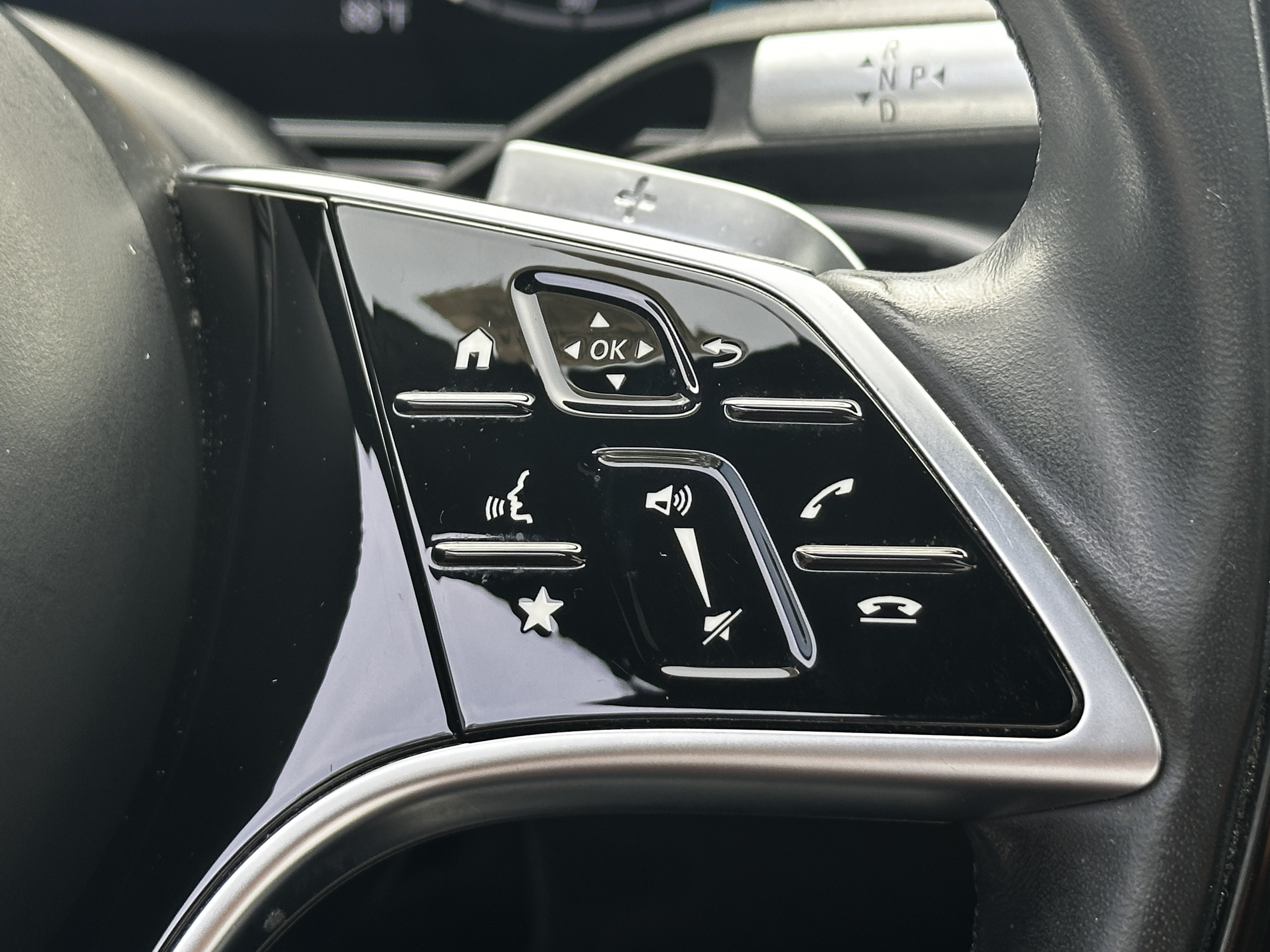 Certified Used 2023 Gray Mercedes-Benz S 580e image 30