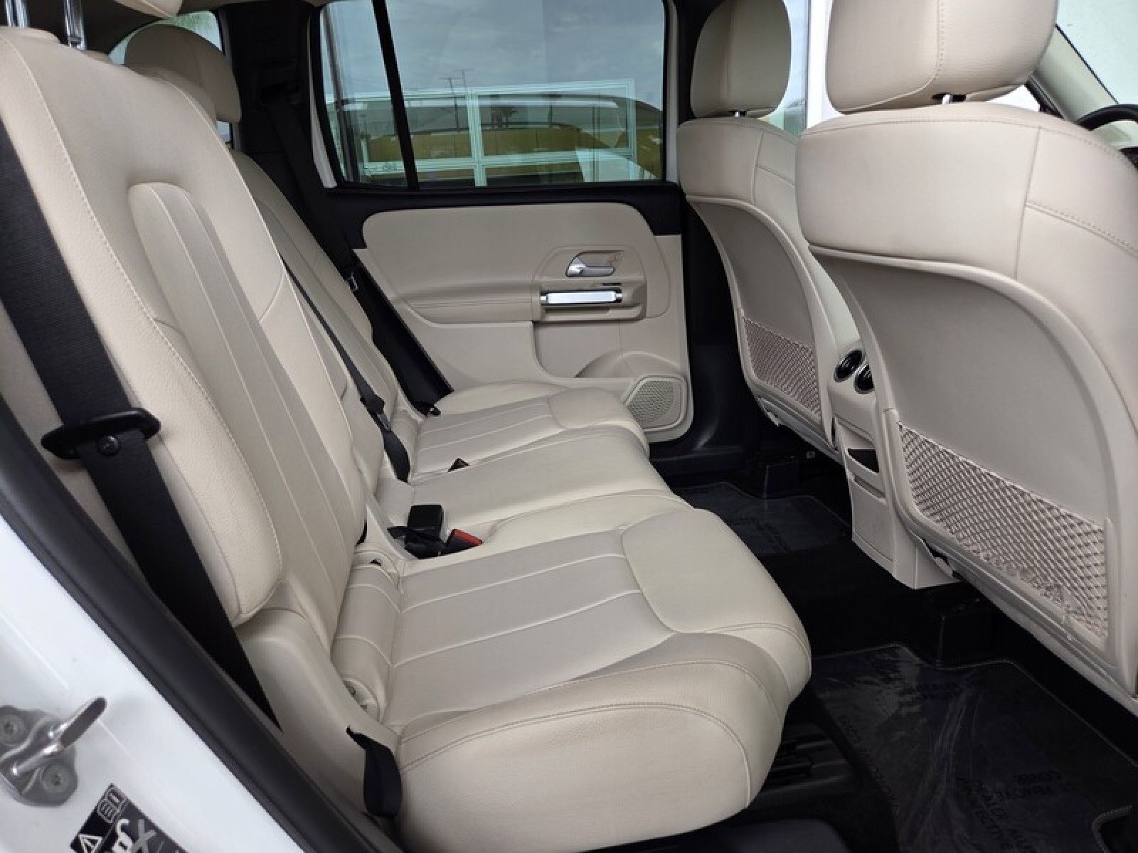 Certified Used 2022 Polar White Mercedes-Benz GLB 250 image 18