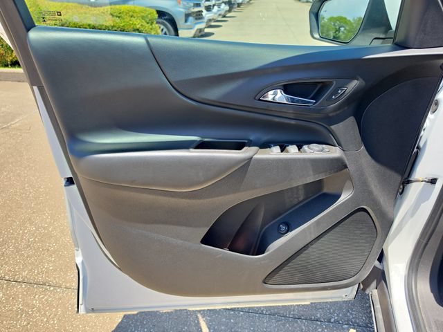 Used 2024 Summit White Chevrolet LT image 18