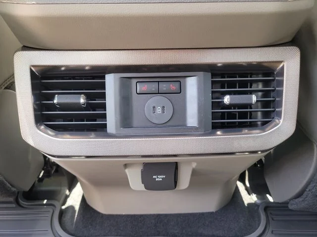 New 2026 Avalanche Ford Platinum image 16