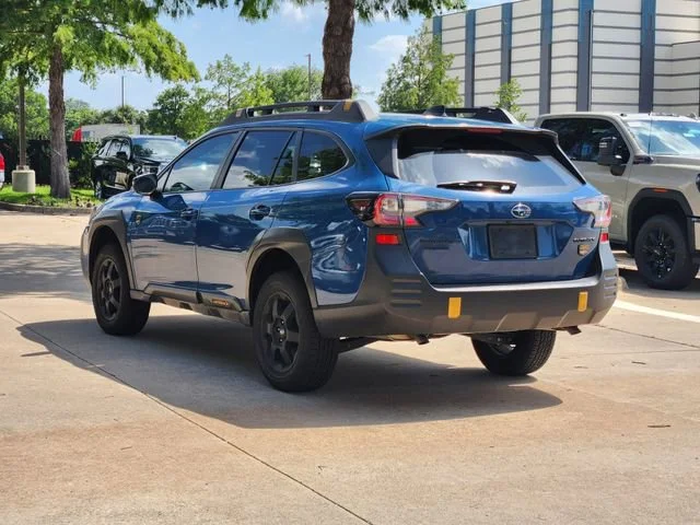 Used 2025  Subaru Wilderness image 7