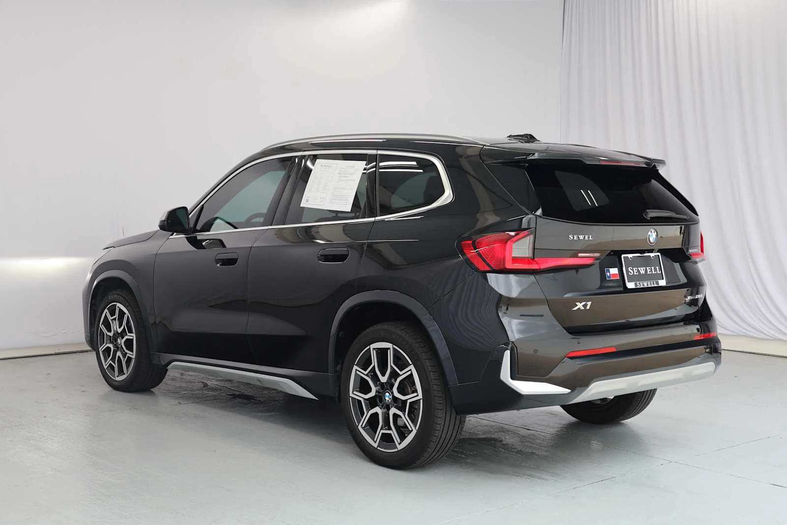 Certified Used 2024 Black Sapphire Metallic BMW xDrive28i image 7