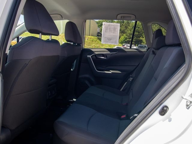 2024 Toyota RAV4 XLE - Photo 7
