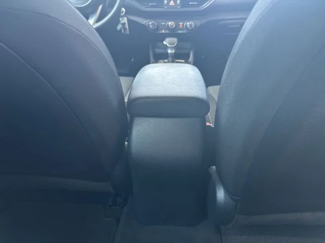Used 2021 White Kia LXS image 23