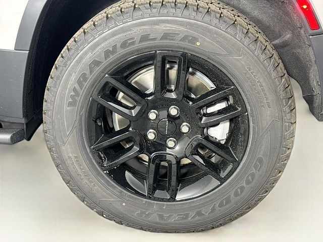 New 2026 Gray Land Rover S image 28