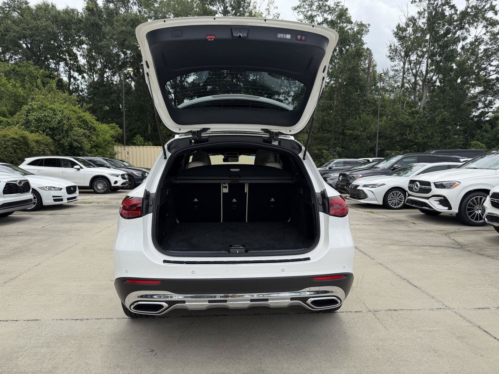 Certified Used 2026 Polar White Mercedes-Benz GLC 300 image 23