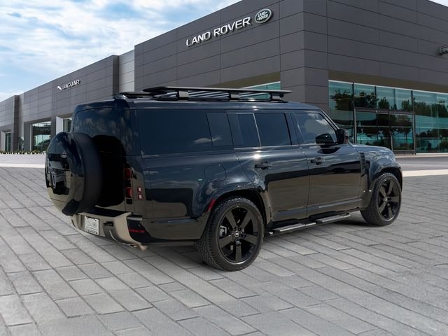 Used 2025 Black Land Rover X-Dynamic SE image 5