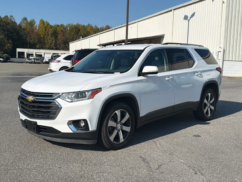 Used 2018 White Chevrolet 3LT image 3