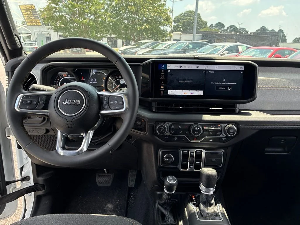 Used 2025 White Jeep Sahara image 21