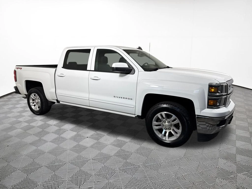 Used 2015 White Chevrolet LT image 5